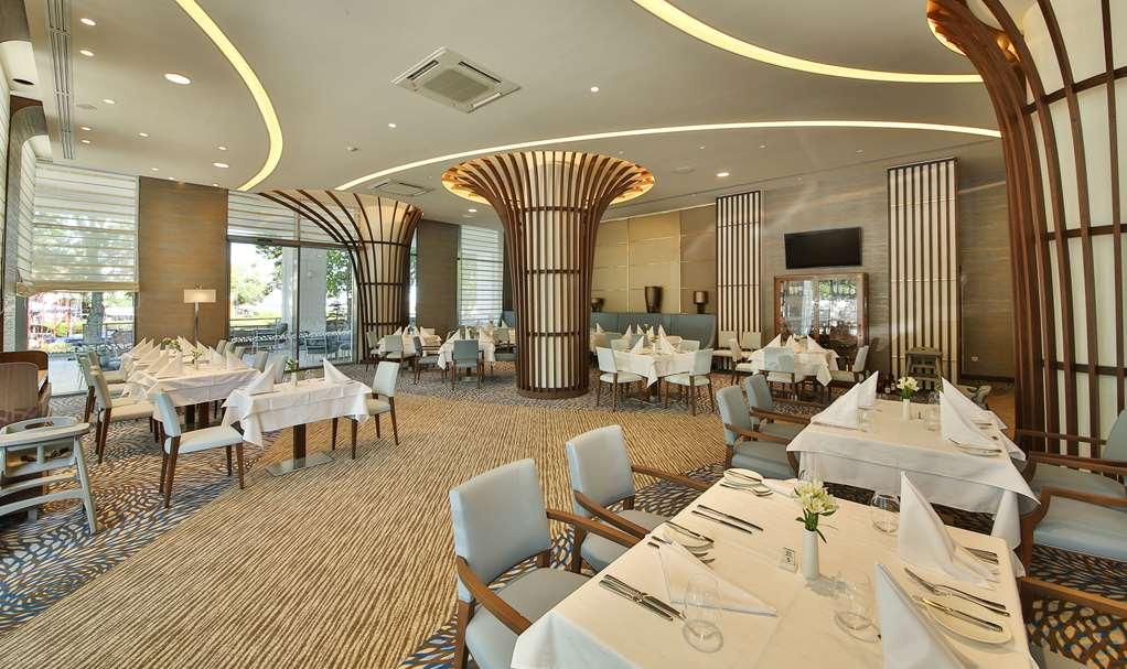Maritim Hotel Paradise Blue Albena Restaurant photo