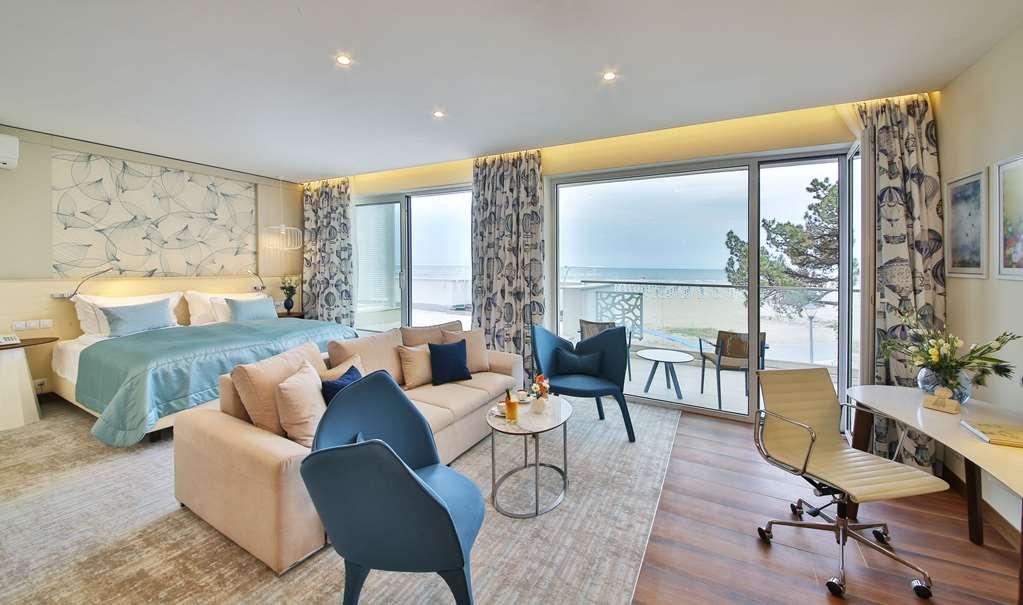 Maritim Hotel Paradise Blue Albena Room photo