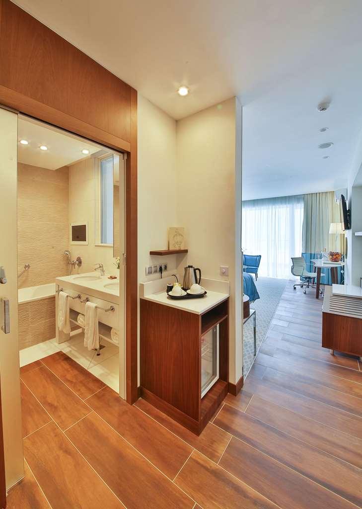 Maritim Hotel Paradise Blue Albena Room photo